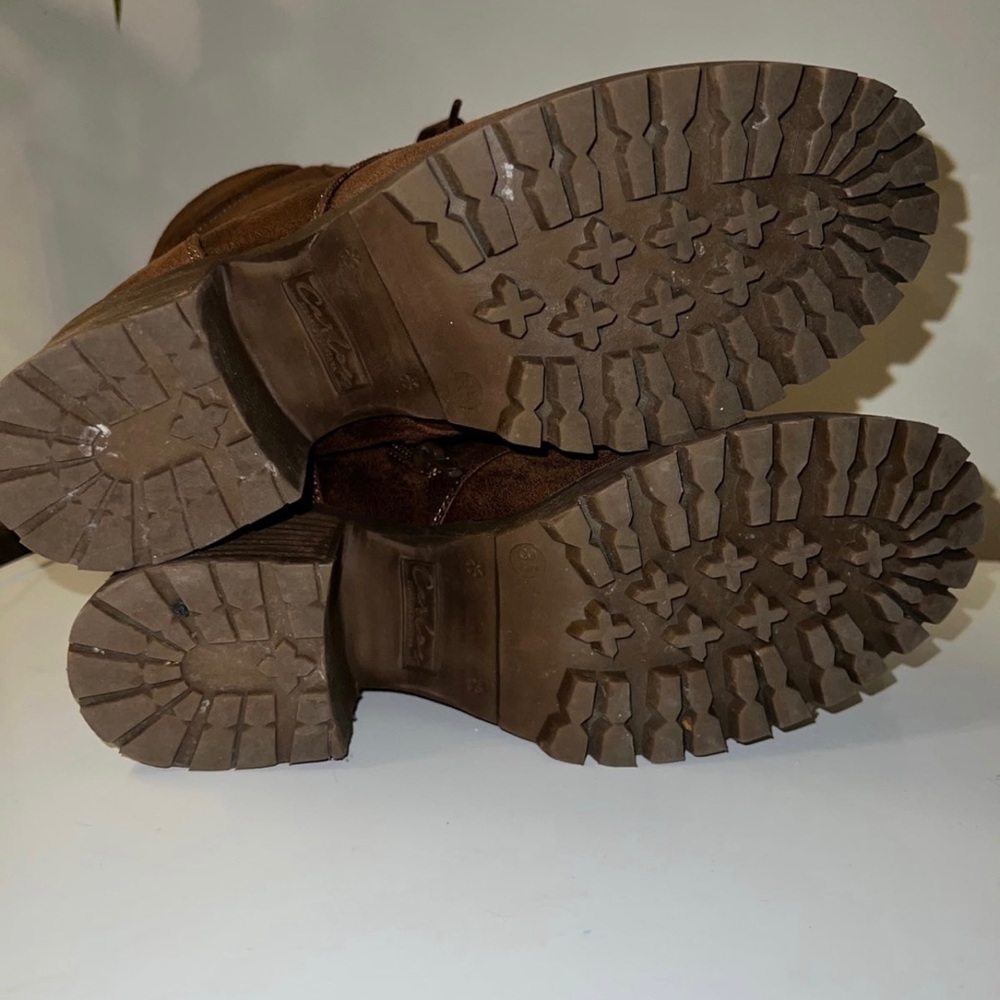 Carlos Santana boots